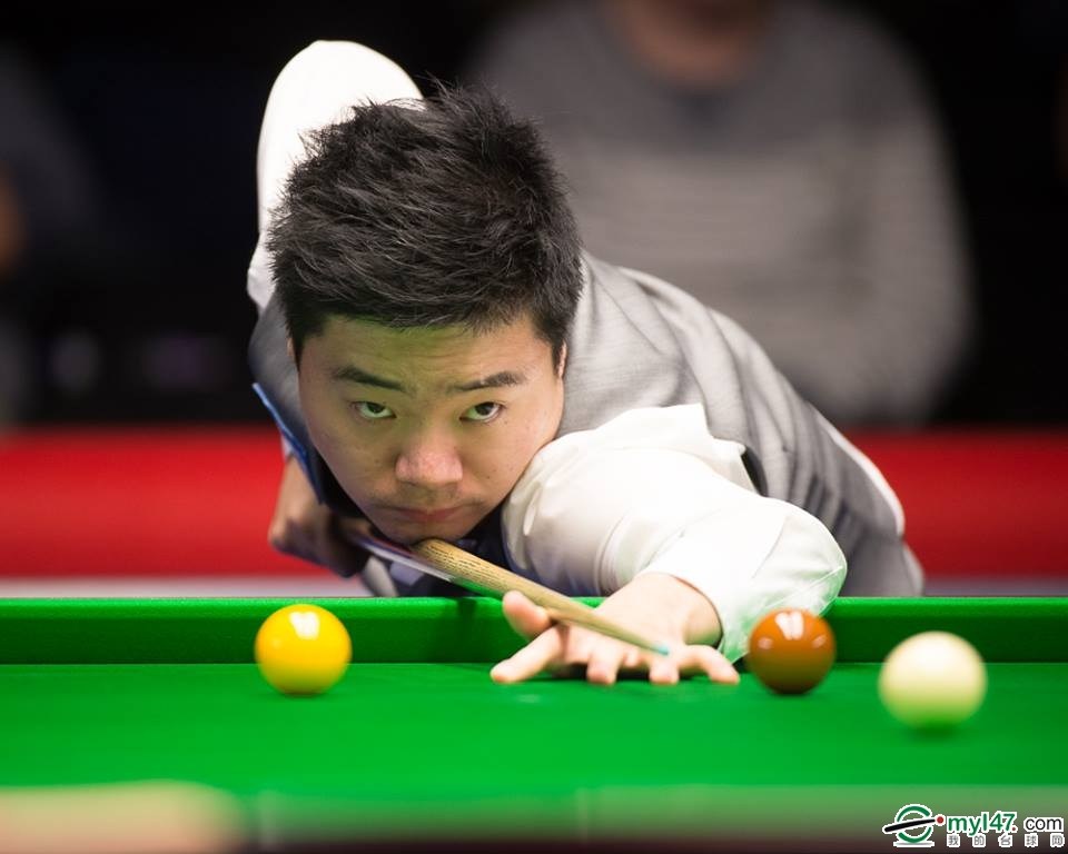 乎并不愿轻 乎并不愿轻