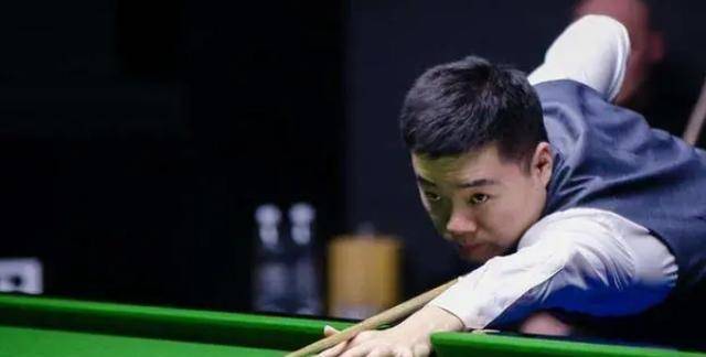 逼迫对手在 逼迫对手在